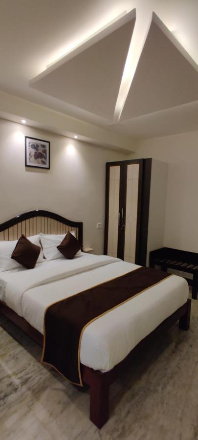 Rmc Travellers Inn Chennai Bagian luar foto