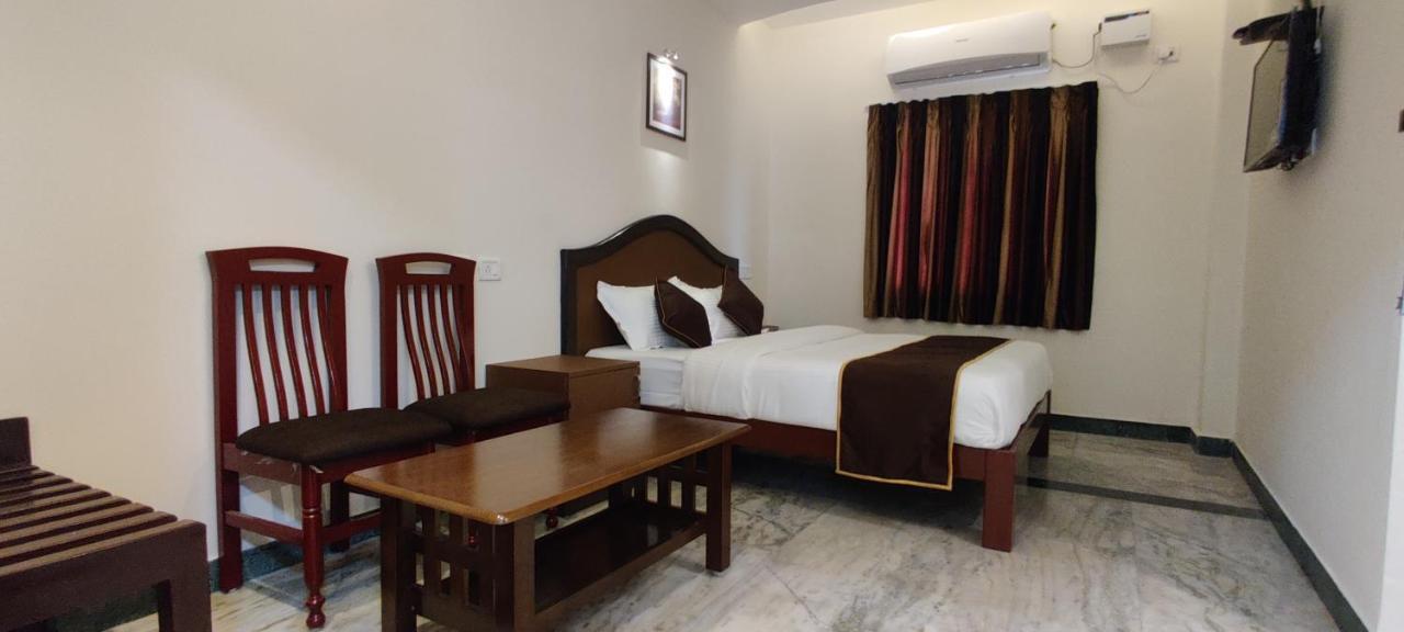 Rmc Travellers Inn Chennai Bagian luar foto