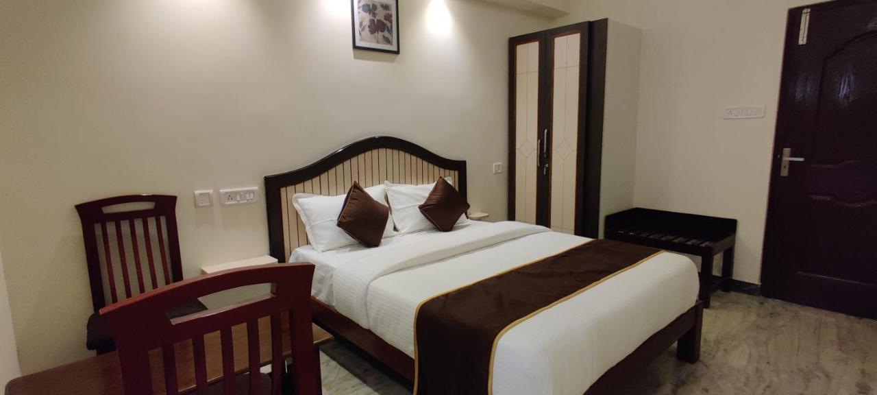 Rmc Travellers Inn Chennai Bagian luar foto