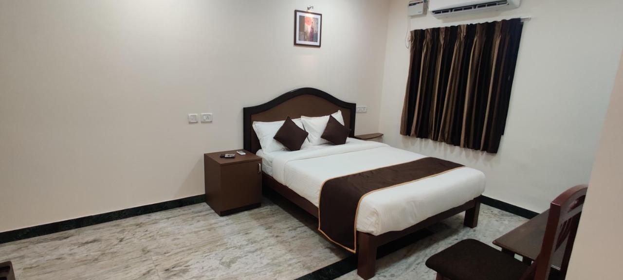 Rmc Travellers Inn Chennai Bagian luar foto