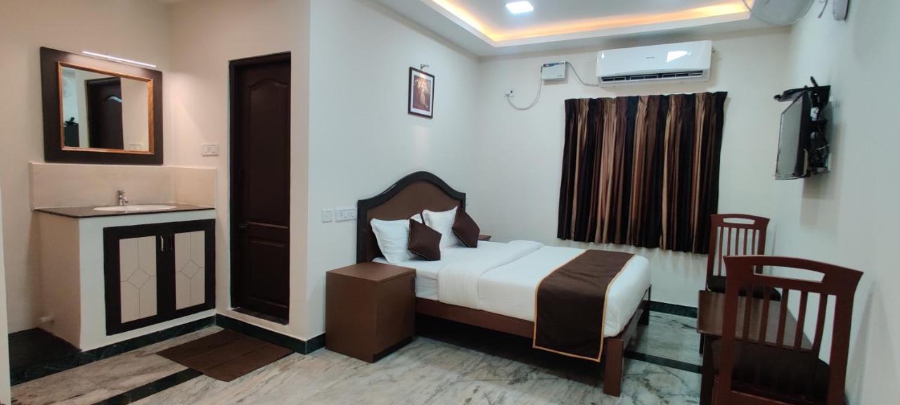 Rmc Travellers Inn Chennai Bagian luar foto