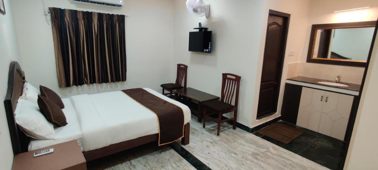 Rmc Travellers Inn Chennai Bagian luar foto