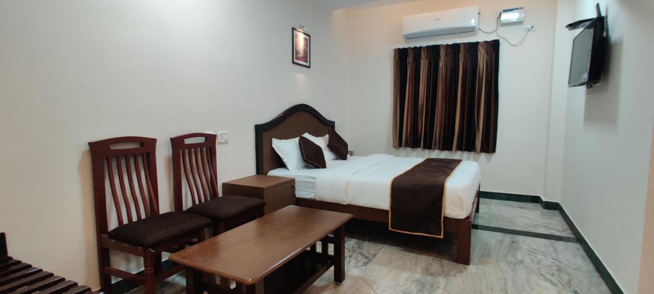 Rmc Travellers Inn Chennai Bagian luar foto
