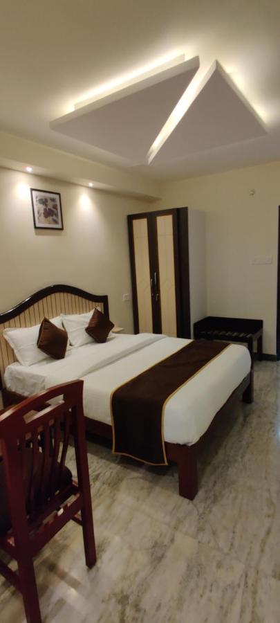 Rmc Travellers Inn Chennai Bagian luar foto