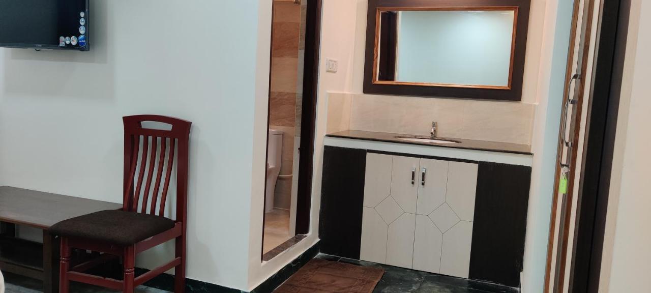 Rmc Travellers Inn Chennai Bagian luar foto