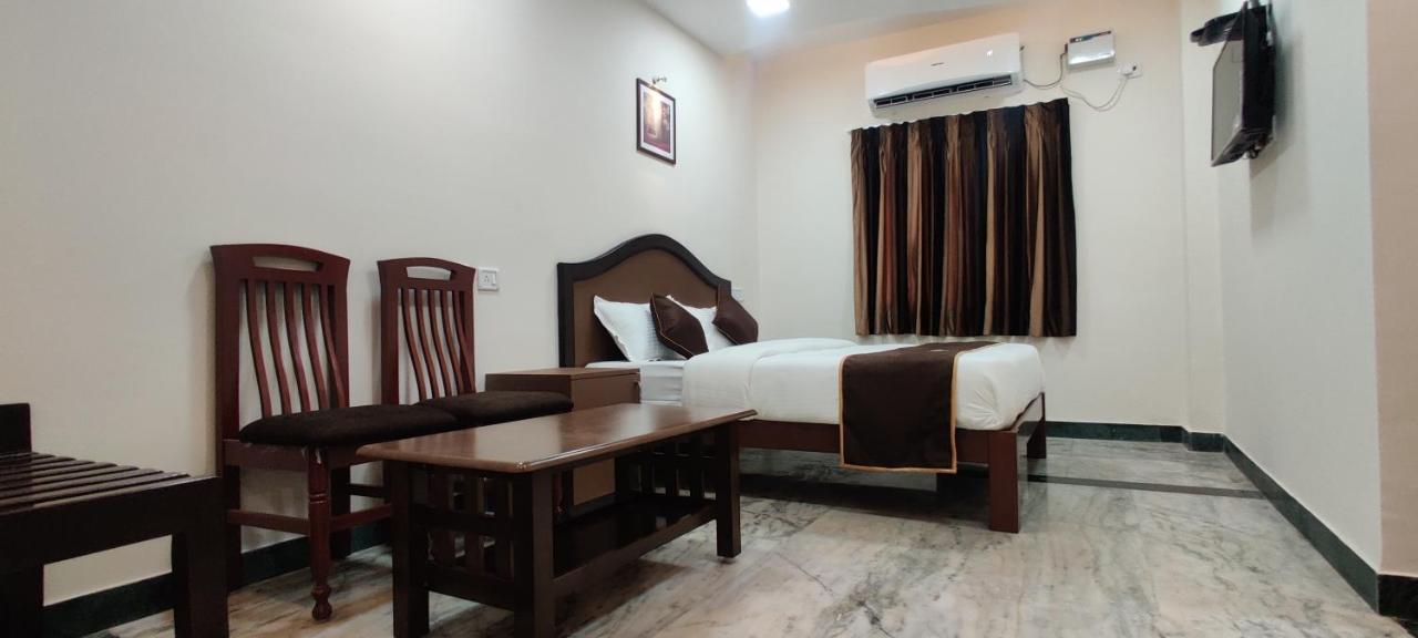 Rmc Travellers Inn Chennai Bagian luar foto
