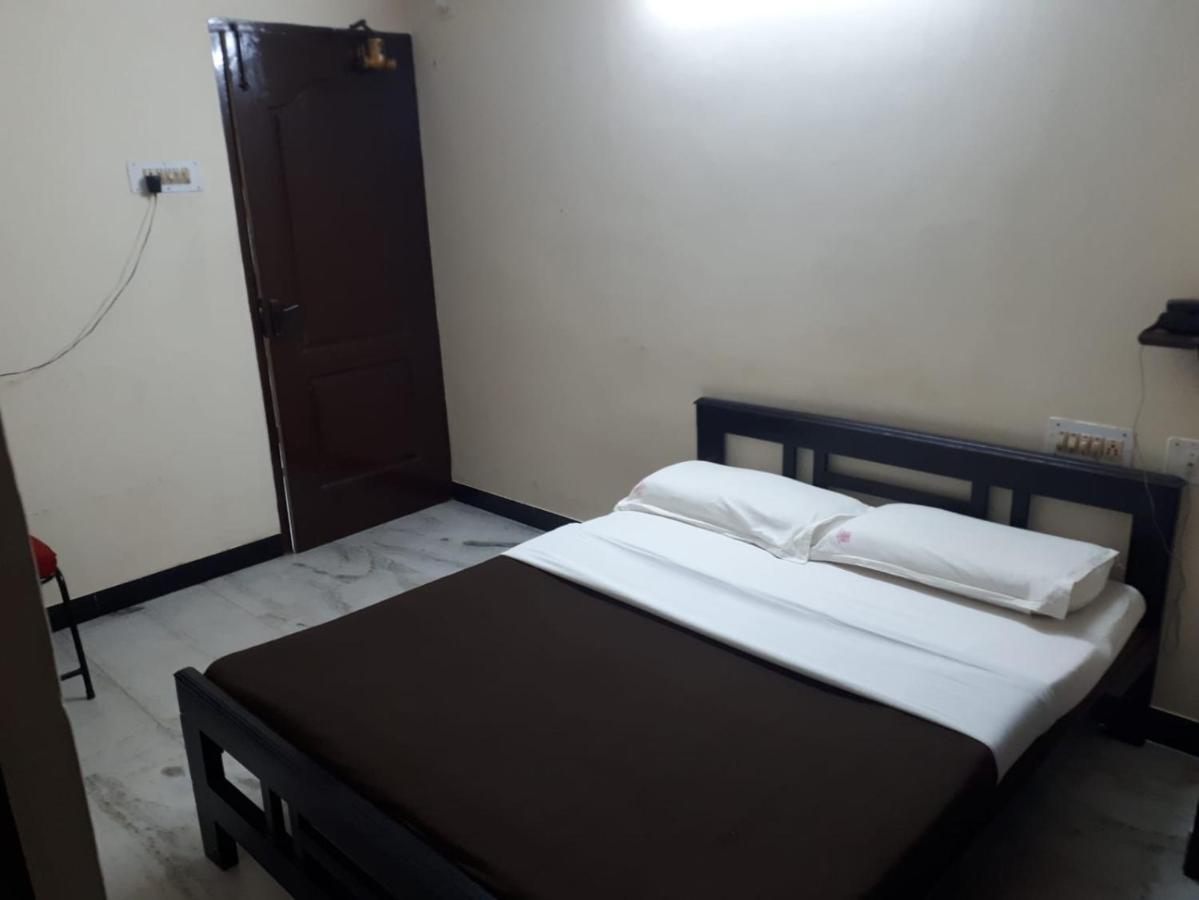 Rmc Travellers Inn Chennai Bagian luar foto