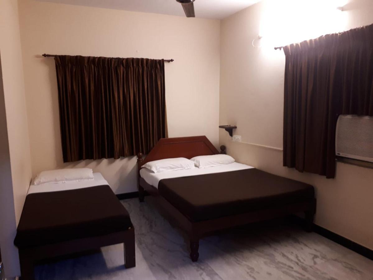Rmc Travellers Inn Chennai Bagian luar foto