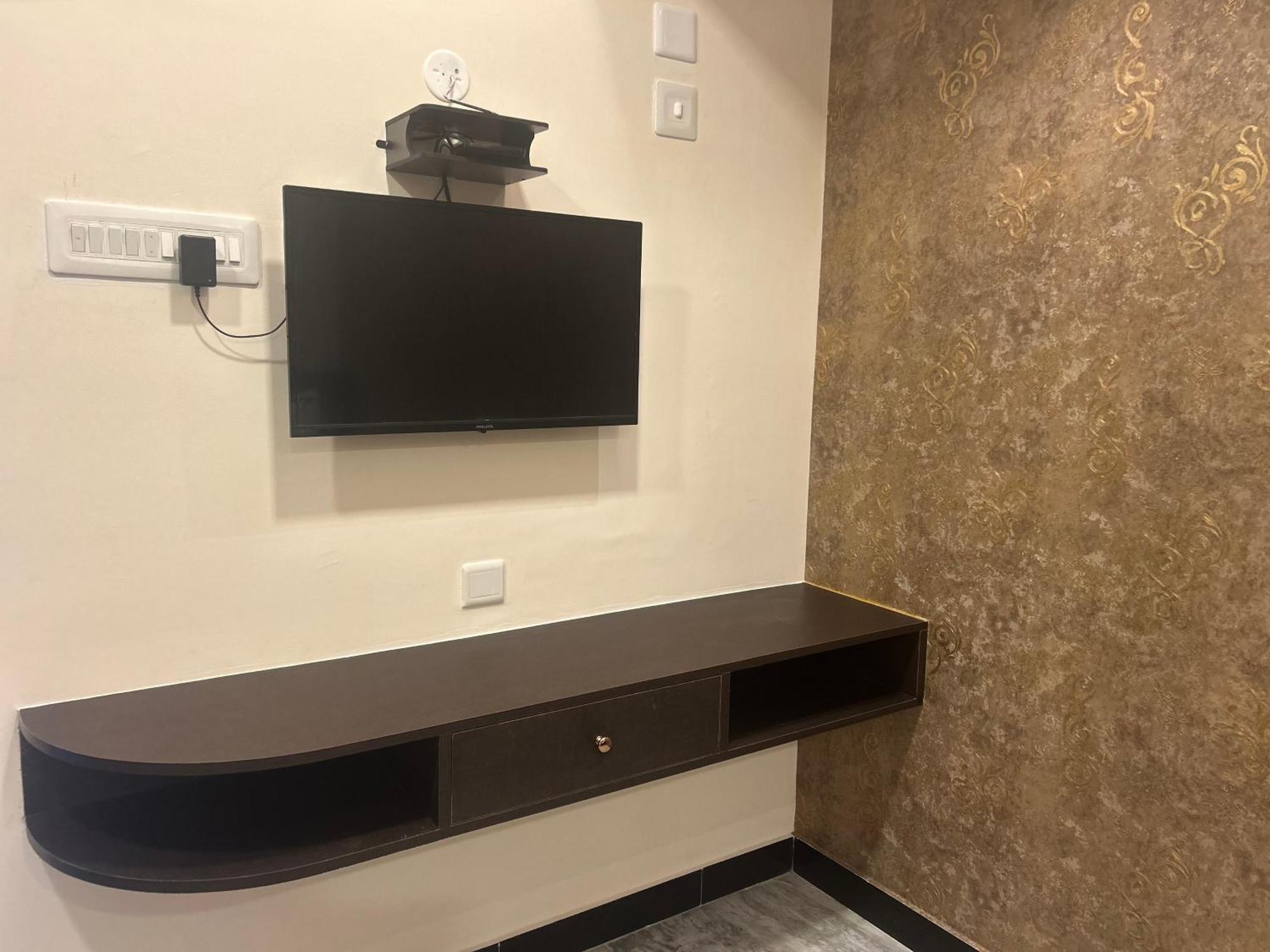 Rmc Travellers Inn Chennai Bagian luar foto